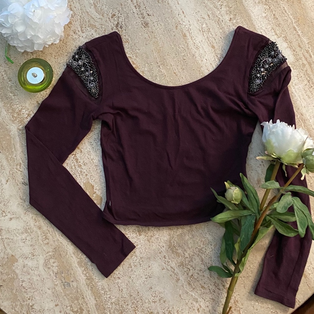 Long sleeved crop top